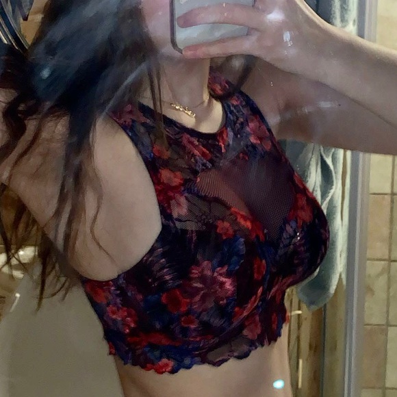 Vs Pink Bra. Medium. will fit 32B through 34C - Picture 4 of 6